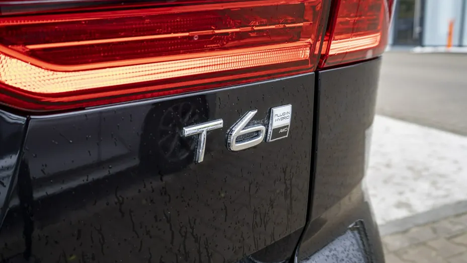 VOLVO XC60 -