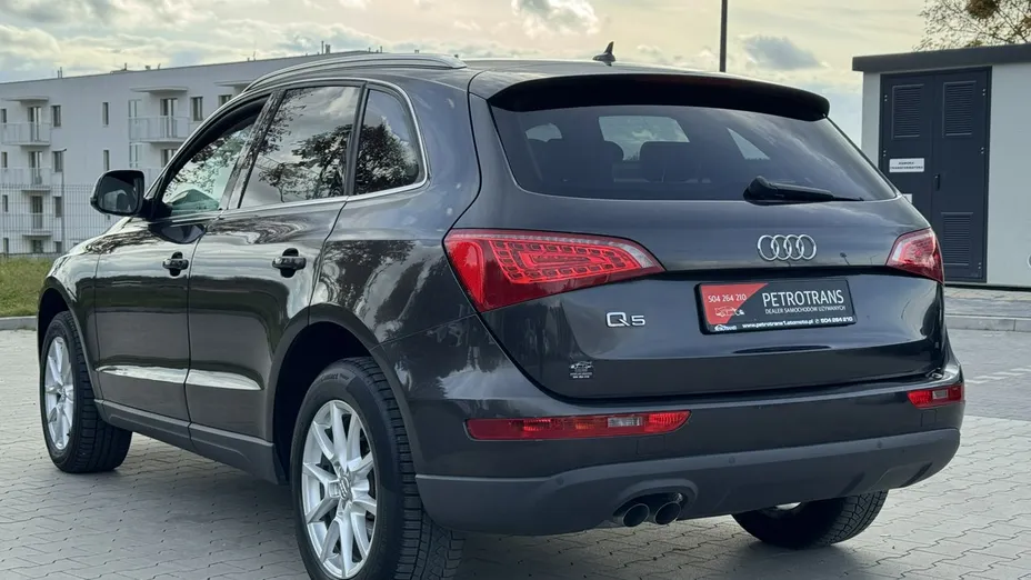 AUDI Q5 -