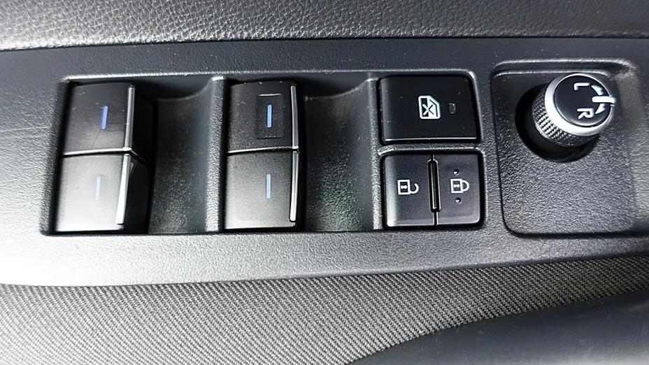 TOYOTA Corolla -