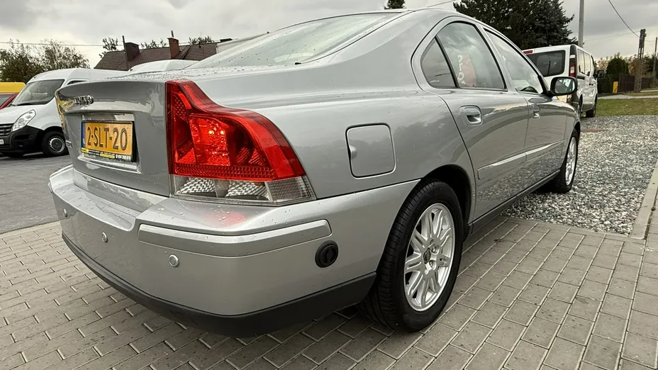 VOLVO S60 -