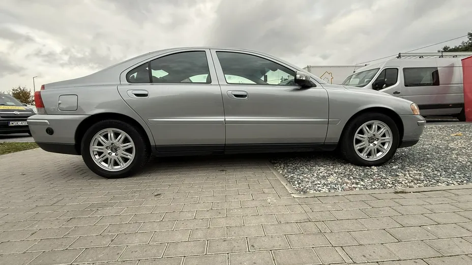 VOLVO S60 -