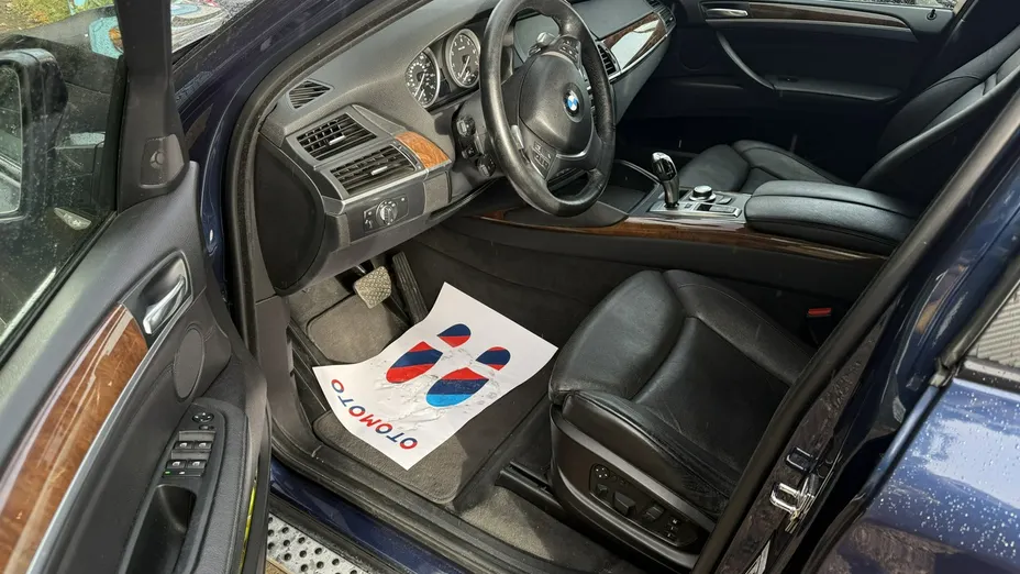 BMW X6 -