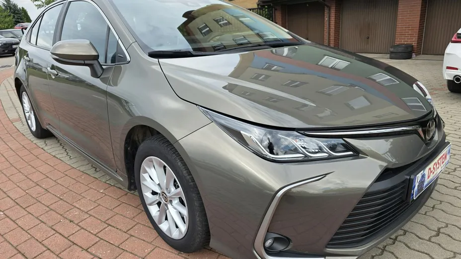 TOYOTA Corolla -