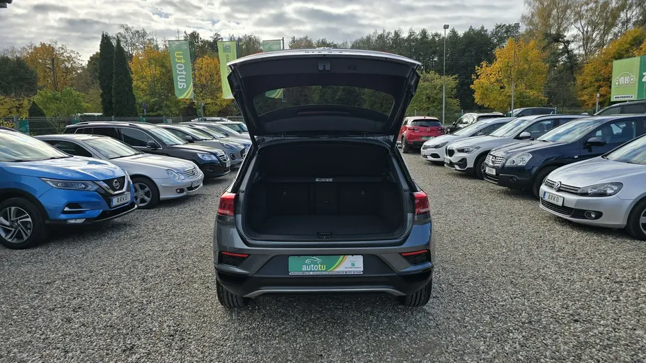 VOLKSWAGEN T-ROC -