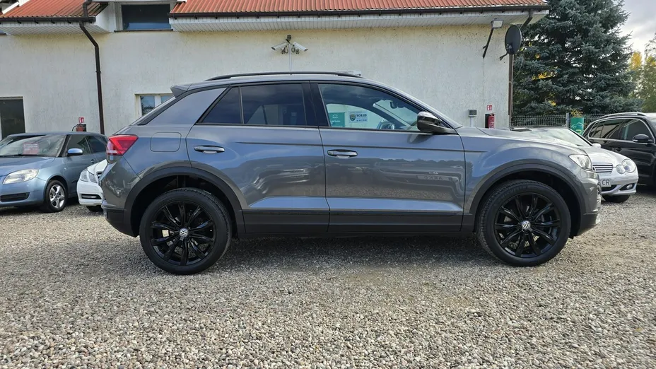 VOLKSWAGEN T-ROC -