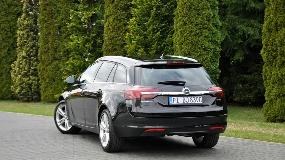 OPEL Insignia -