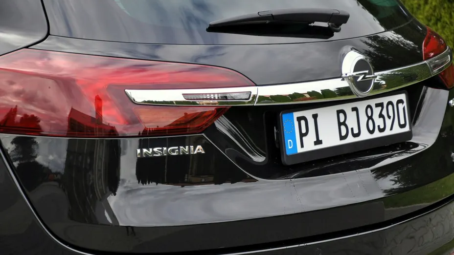 OPEL Insignia -