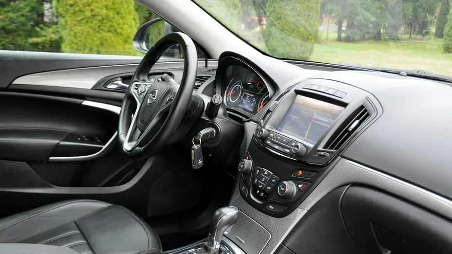 OPEL Insignia -