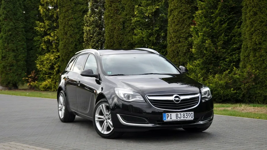 OPEL Insignia -