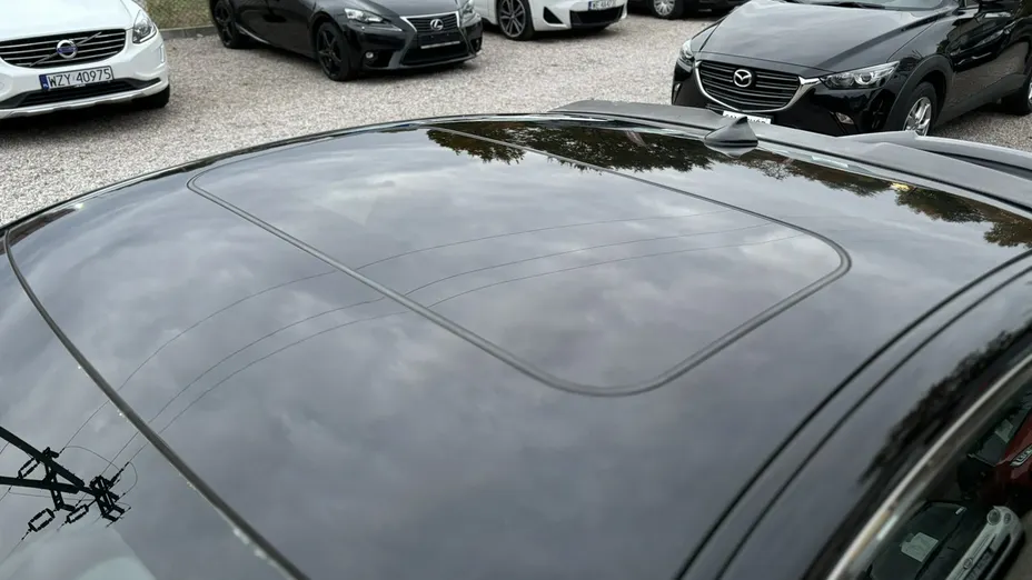 INFINITI Q60 -