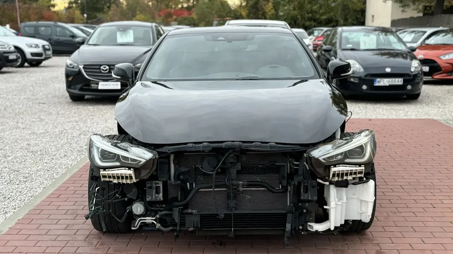 INFINITI Q60 -