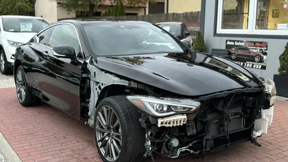 INFINITI Q60 -