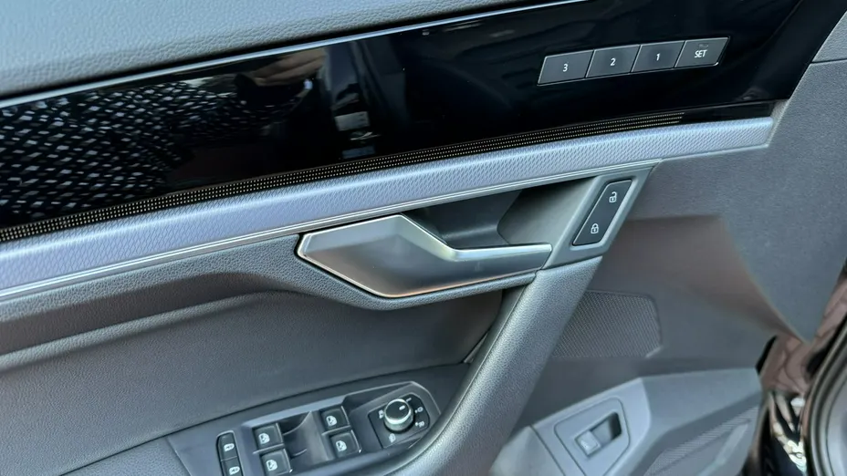 VOLKSWAGEN Touareg -