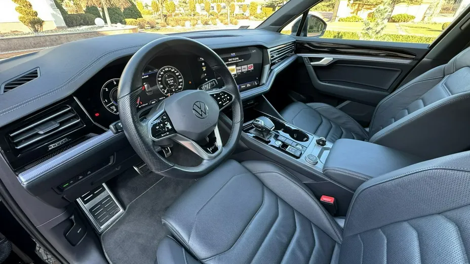 VOLKSWAGEN Touareg -