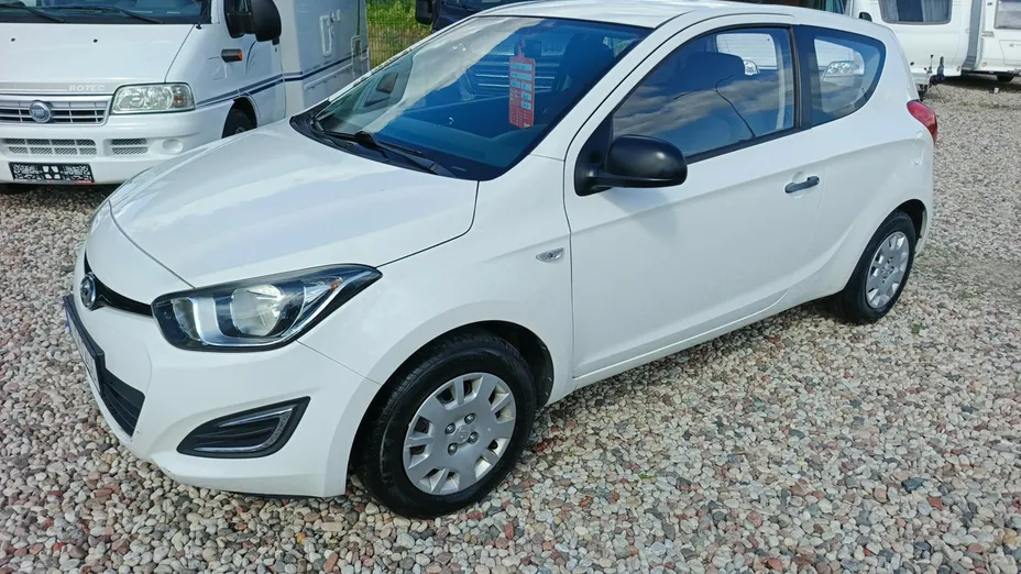 HYUNDAI i20 -