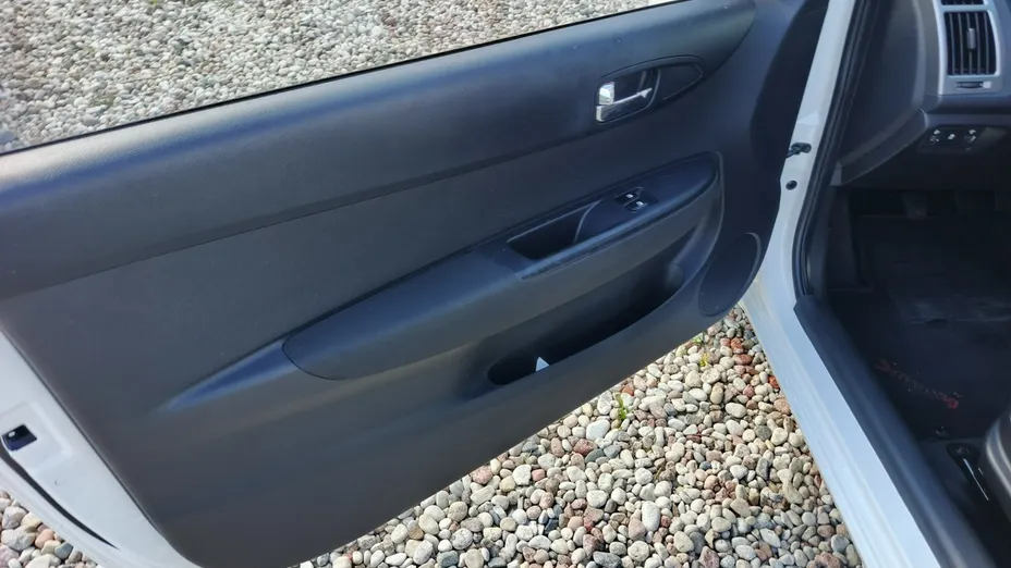 HYUNDAI i20 -