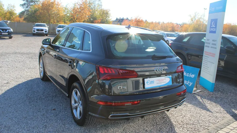 AUDI Q5 -