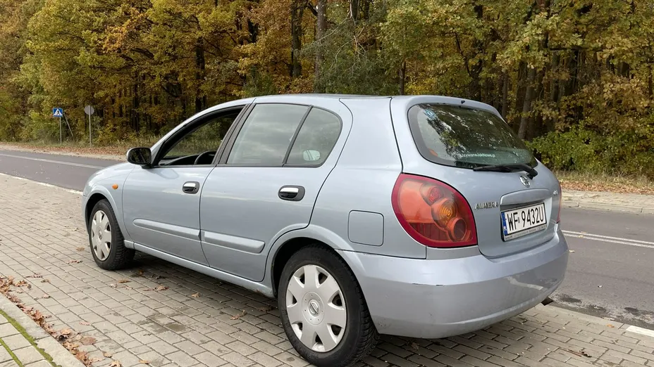 NISSAN Almera -