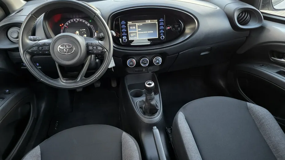 TOYOTA Aygo X -