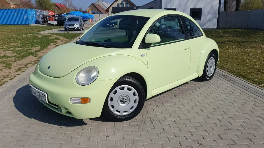 VOLKSWAGEN New Beetle -