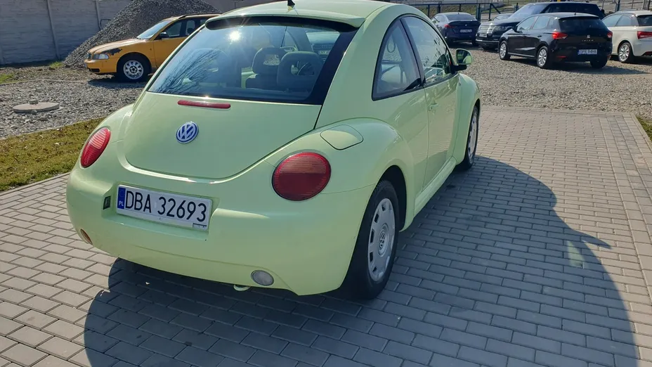 VOLKSWAGEN New Beetle -