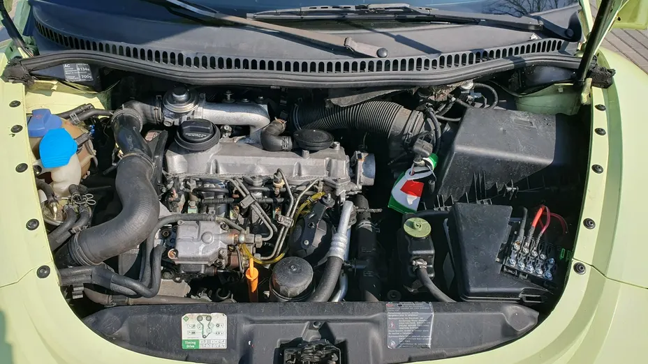 VOLKSWAGEN New Beetle -