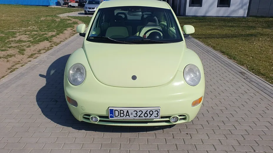 VOLKSWAGEN New Beetle -