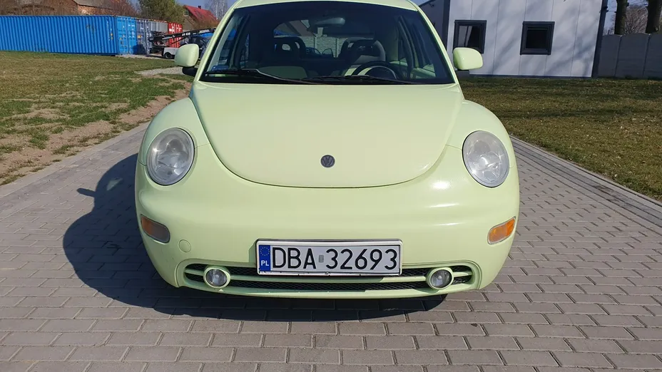 VOLKSWAGEN New Beetle -