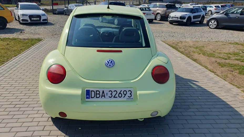 VOLKSWAGEN New Beetle -