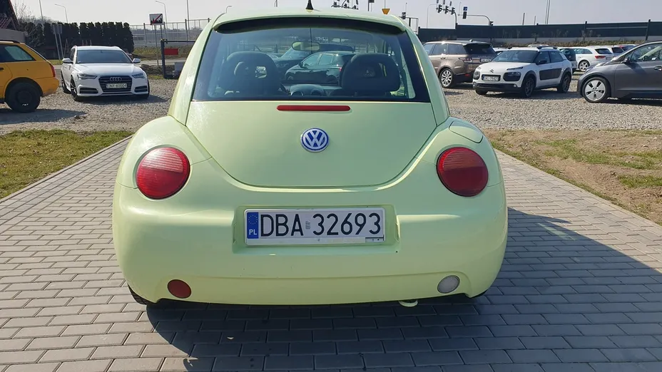 VOLKSWAGEN New Beetle -