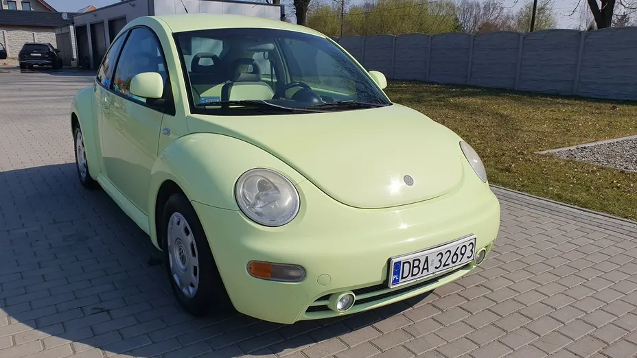 VOLKSWAGEN New Beetle -
