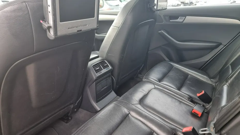 AUDI Q5 -
