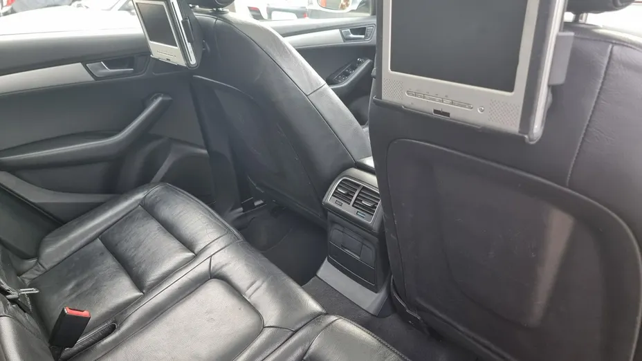 AUDI Q5 -