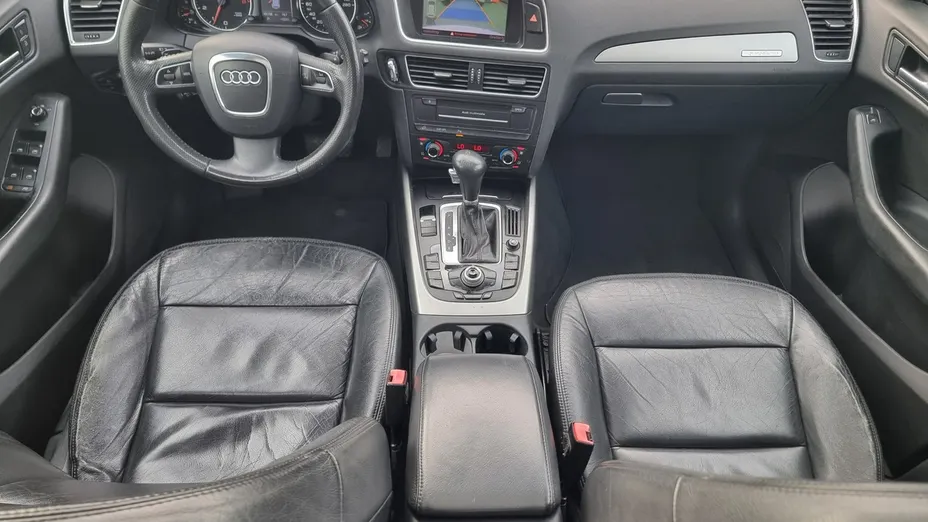 AUDI Q5 -