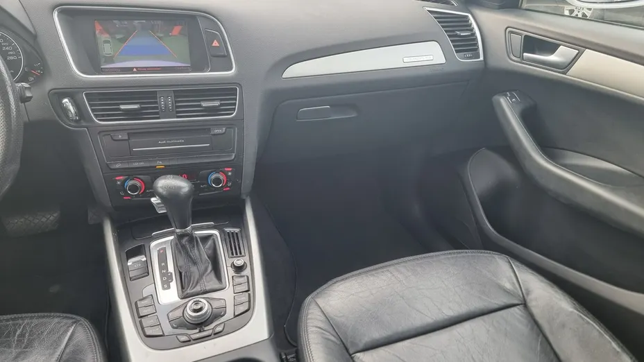 AUDI Q5 -