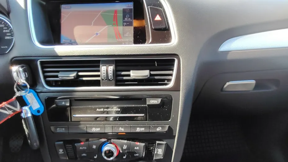 AUDI Q5 -