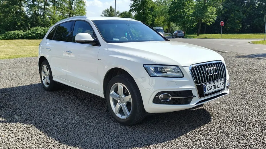 AUDI Q5 -