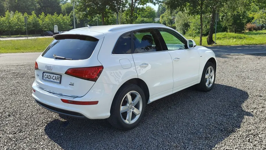 AUDI Q5 -