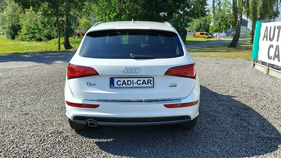 AUDI Q5 -