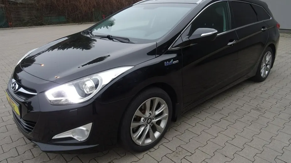 HYUNDAI i40 -