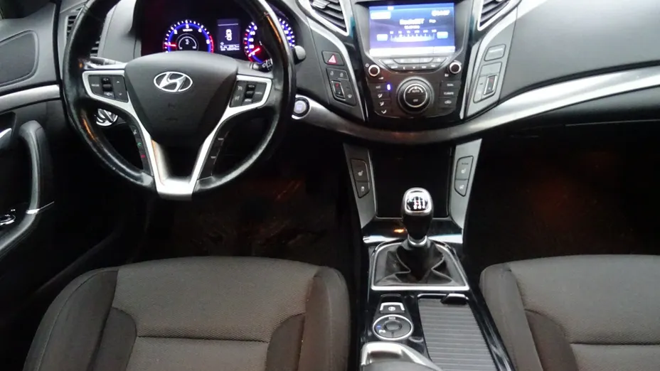 HYUNDAI i40 -