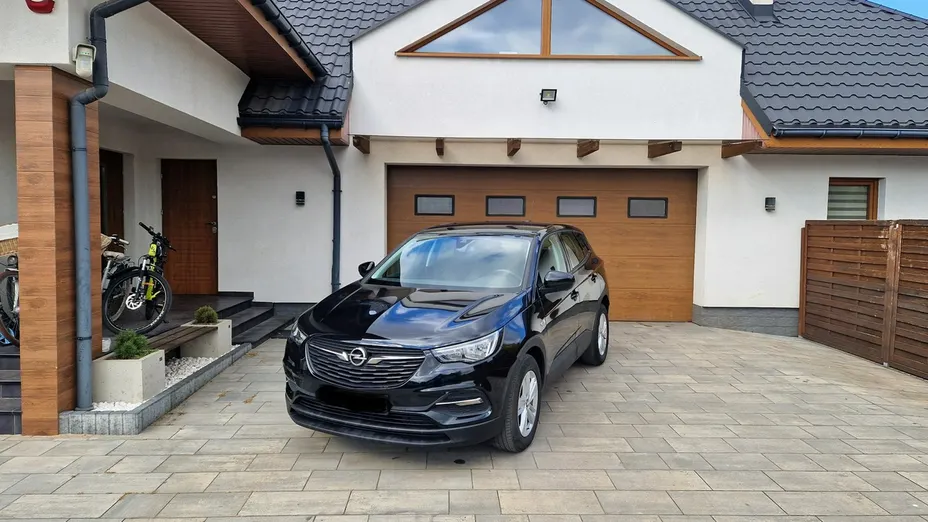 OPEL Grandland X -