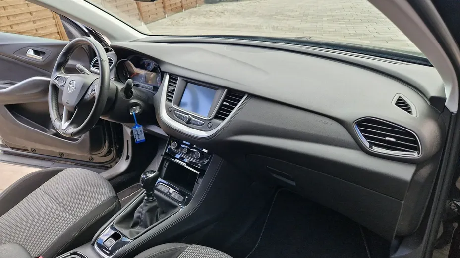 OPEL Grandland X -