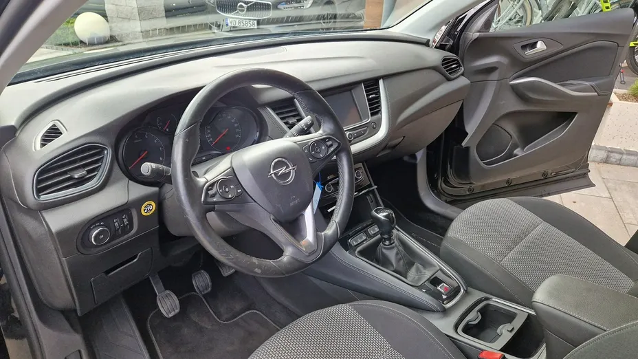 OPEL Grandland X -