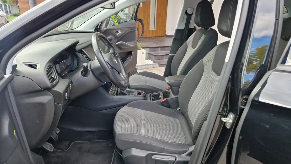 OPEL Grandland X -