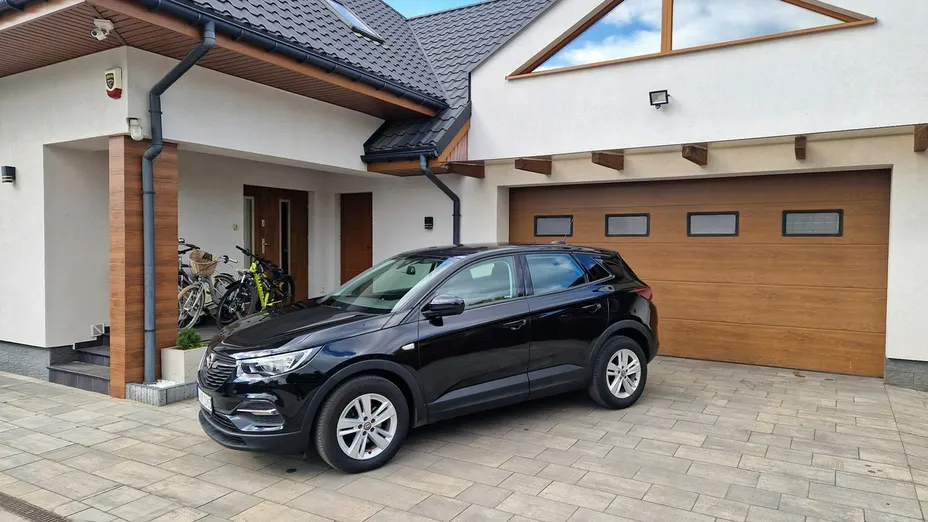 OPEL Grandland X -