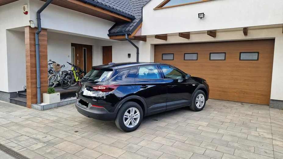 OPEL Grandland X -