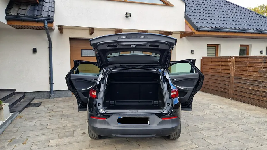 OPEL Grandland X -