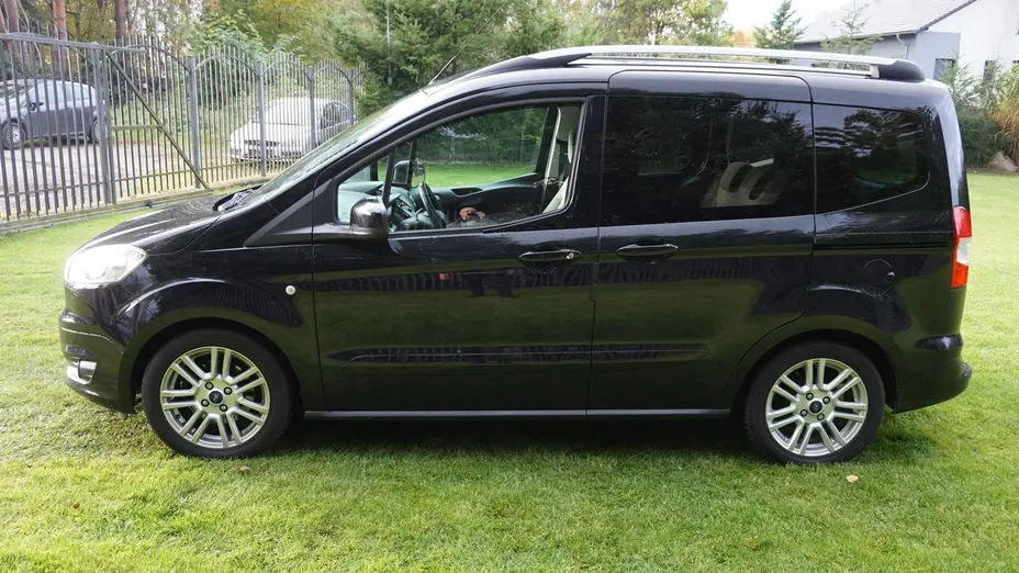 FORD Tourneo Courier -