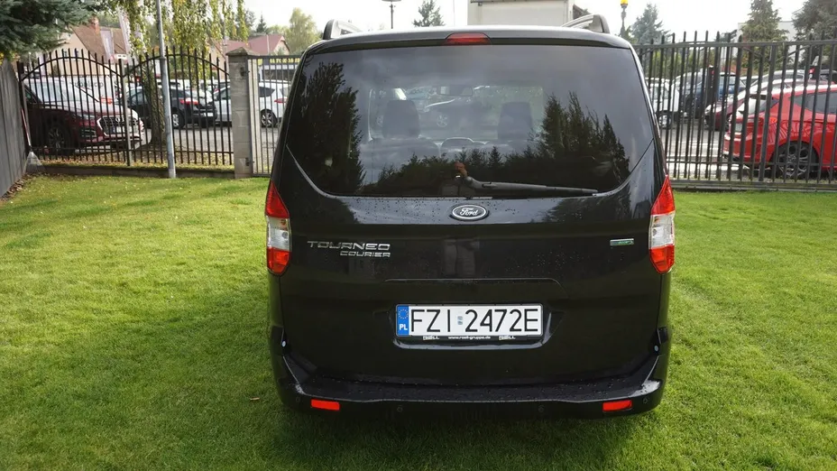 FORD Tourneo Courier -